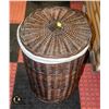 Image 1 : LIDDED WICKER CLOTHING BASKET