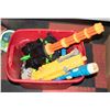 Image 1 : FLAT OF 5 NERF GUNS WITH DARTS AND 2