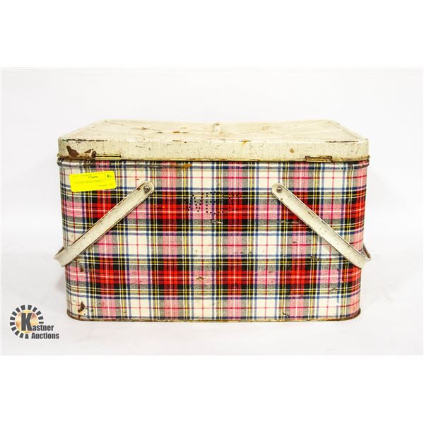 VINTAGE PICNIC BASKET