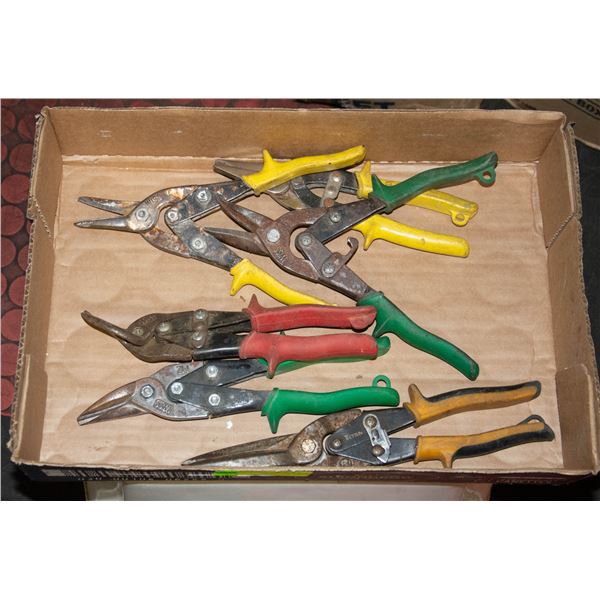 FLAT OF MULTIPLE TIN SNIPS