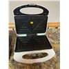 Image 3 : House & Home Countertop Deep Fryer & Kenmore Sandwich/Waffle Press