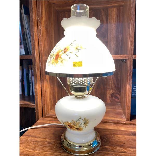 Vintage Milk Glass Lamp 16Hx10W