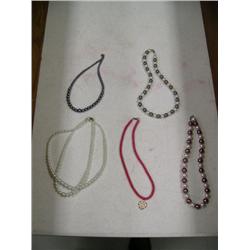 Lot of 5 beaded costume jewelry (80)