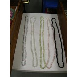Lot of 5 beaded costume jewelry (80)