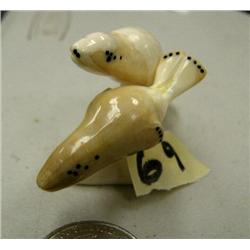 2 fat ivory seals on ivory base by Robert Kokuluk (2)