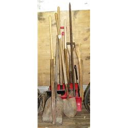 Lot of shovels (81)