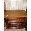 Image 3 : Lot of 3 pieces of furniture- night stand and bookcases (81)