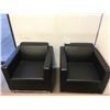 Image 3 : PAIR OF BLACK LEATHER WITH CHROME BASE ARM CHAIRS