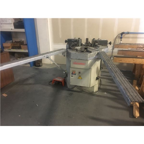 ELUMATEC MODEL EP 124 INDUSTRIAL CORNER CRIMPER MACHINE