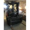 Image 4 : *LD* DOOSAN 33 PRO5 DIESEL POWERED FORKLIFT (5395 HRS.)-2 STAGE MAST/4 HYDRAULIC CONTROLS