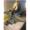 Image 1 : DEWALT DWS780 DOUBLE-BEVEL SLIDING COMPOUND MITRE SAW