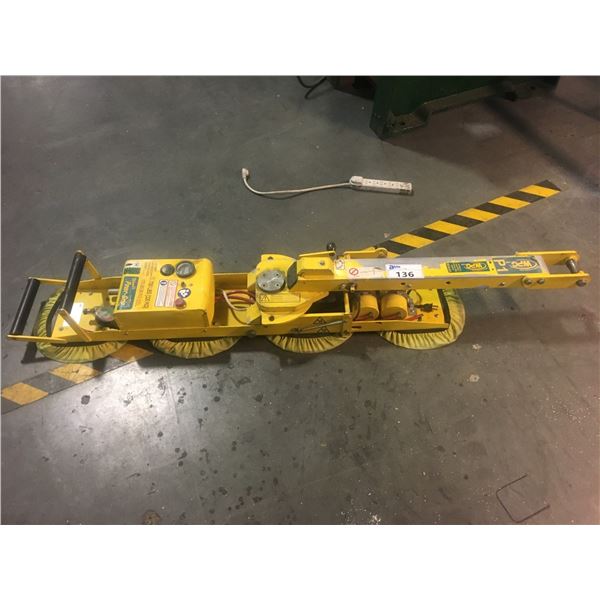 POWR-GRIP MODEL PC1104DC PNEUMATIC SUCTION MATERIAL MOVER