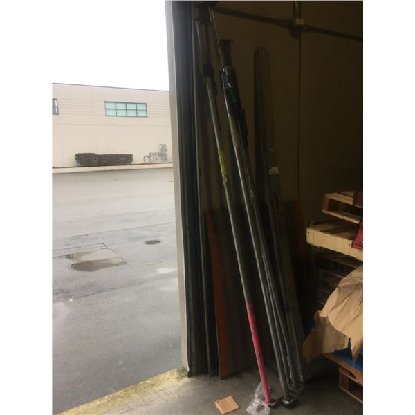 GROUP OF 4 LOAD LOCKS AND 1 DOCK PLATE