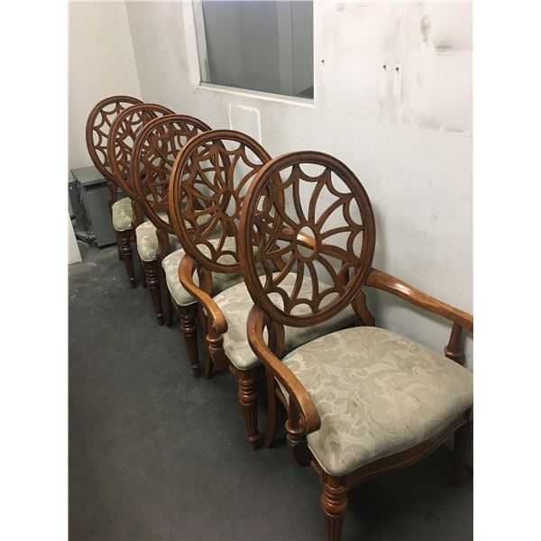 5 DINING CHAIRS, CONSOLE TABLE, GLASS FRONT CHINA CABINET, MICROWAVE & 2 BOXES OF BOOKS