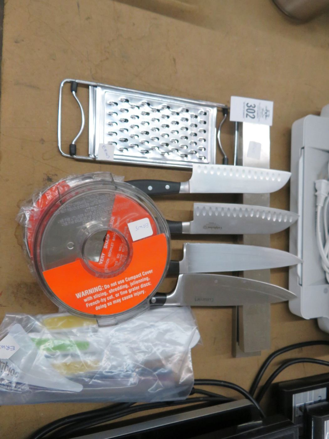 Knives/Rack/Grater/Spreaders