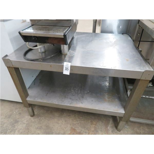 S/S Equipment Stand w/Undershelf - 24 x 30