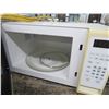 Image 3 : S/S White M/W Ovens - 2