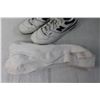 Image 3 : Women's New Balance Sneakers Size 9 and Socks