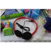 Image 2 : Headphones & Assortment of Small Toys - Beads