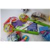 Image 7 : Headphones & Assortment of Small Toys - Beads
