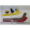 Image 1 : (5) Plastic Hockey Sticks - Toy Pucks & Balls