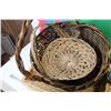 Image 2 : *(6) Foam Mats - Wicker Baskets - Bear Grocery Bag Holder