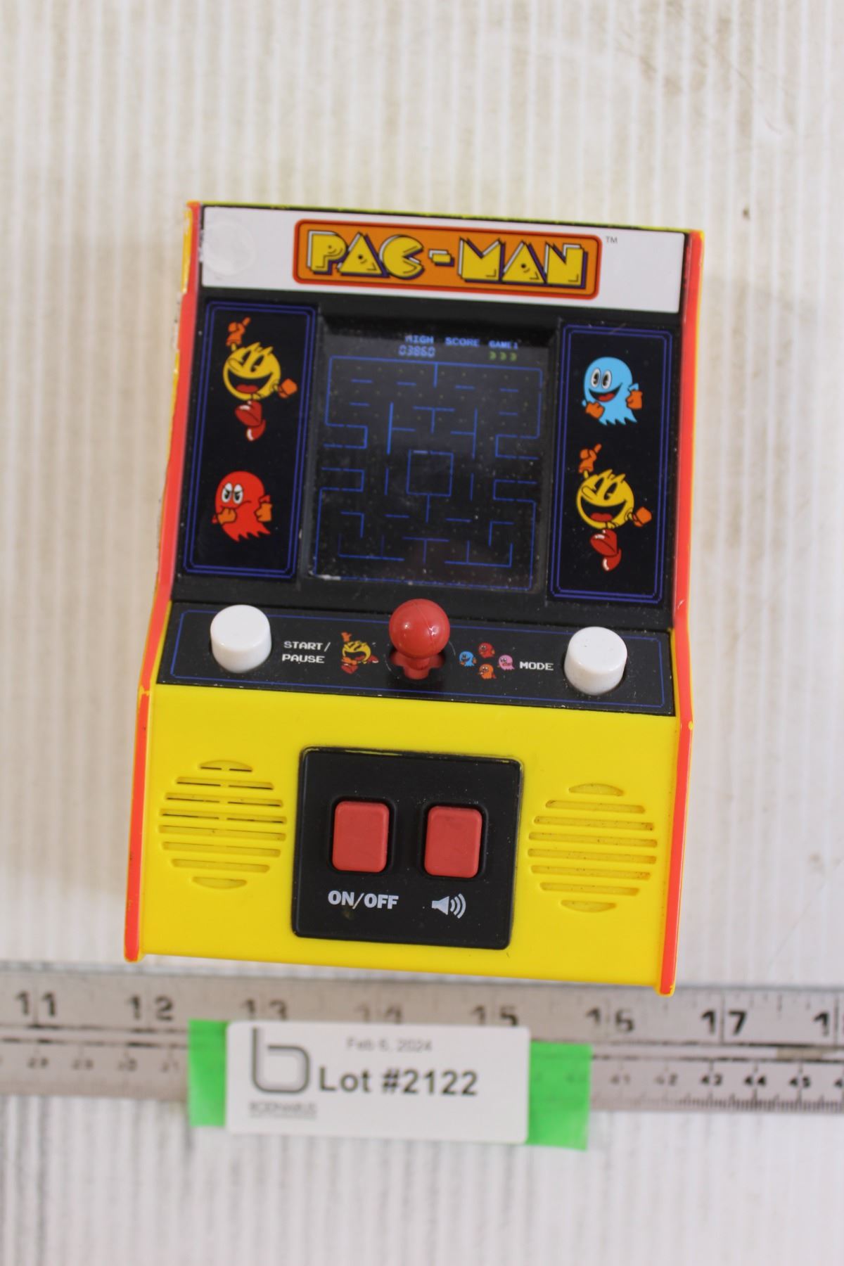 Mini Pac Mini Pac-Man Arcade-Style Electronic Game - Works - Bodnarus Auctioneering