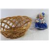 Image 4 : (5) Small Ukrainian Dolls, Basket