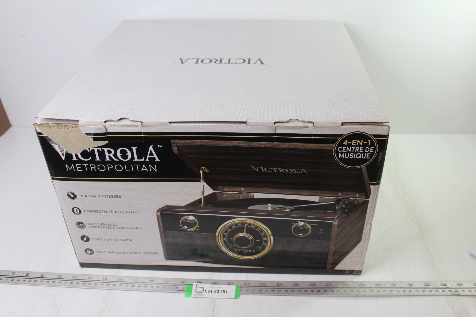 Box Victrola Victrola Am-Fm Radio Record Player in Box - Bodnarus Auctioneering