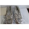 Image 5 : (7) Assorted Cloth Pieces, Wooden Decoration, Slip On Shoes - Sealed, Size 41