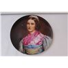 Image 8 : (4) Collector Plates - Gallery of Beautiful Women from Munich