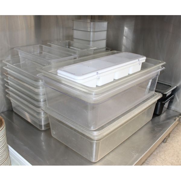 LARGE LOT OF ASSORT. PLASTIC CATERING CONTAINERS