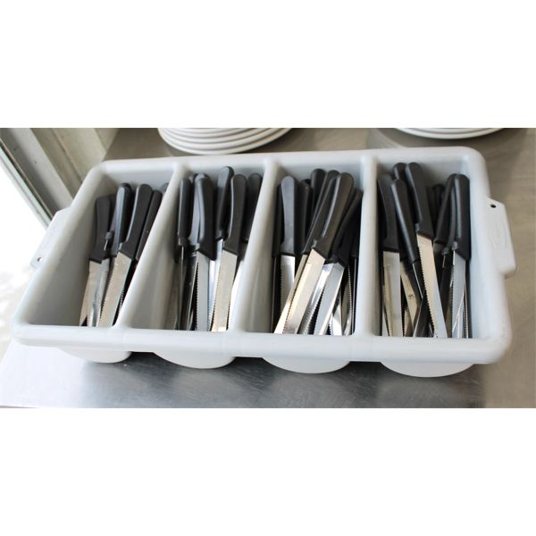 CUTLERY ORGANIZER W/ STEAK KNIVES