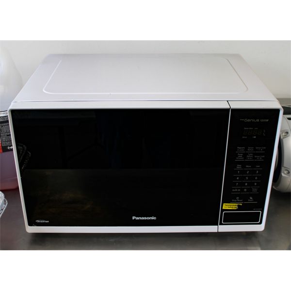 PANASONIC THE GENIUS 1200W MICROWAVE