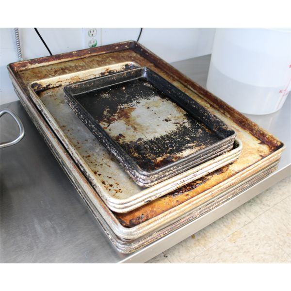 15 HEAVY DUTY BAKING SHEETS