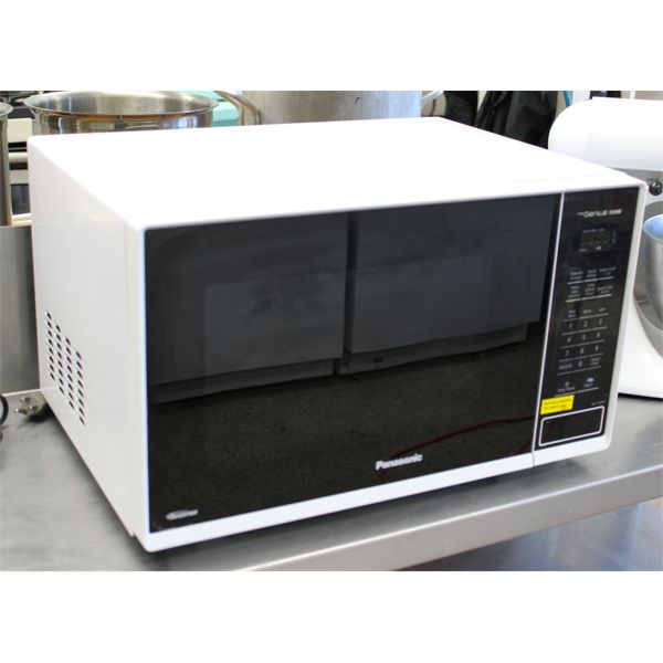 PANASONIC THE GENIUS 1200W MICROWAVE