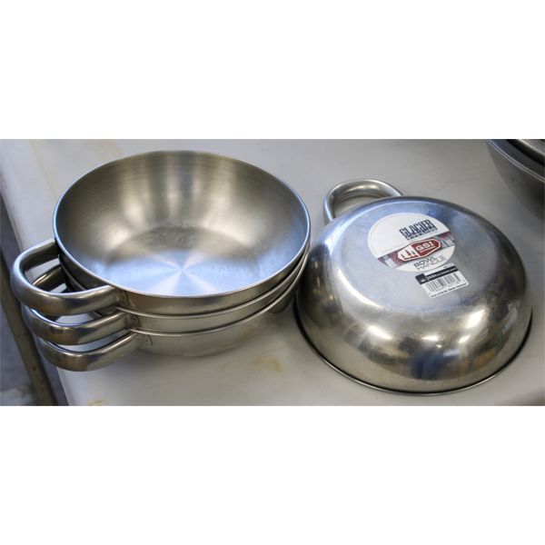 FOUR 5.2OZ BOWLS W/ HANDLES