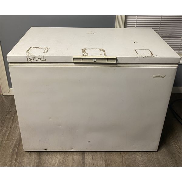 WOODS CHEST FREEZER