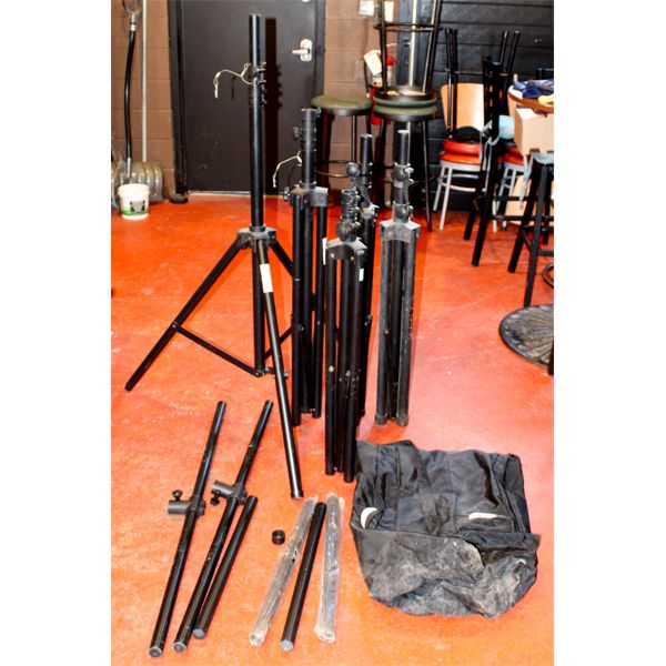 5 SPEAKER STANDS WITH CARRY CASE