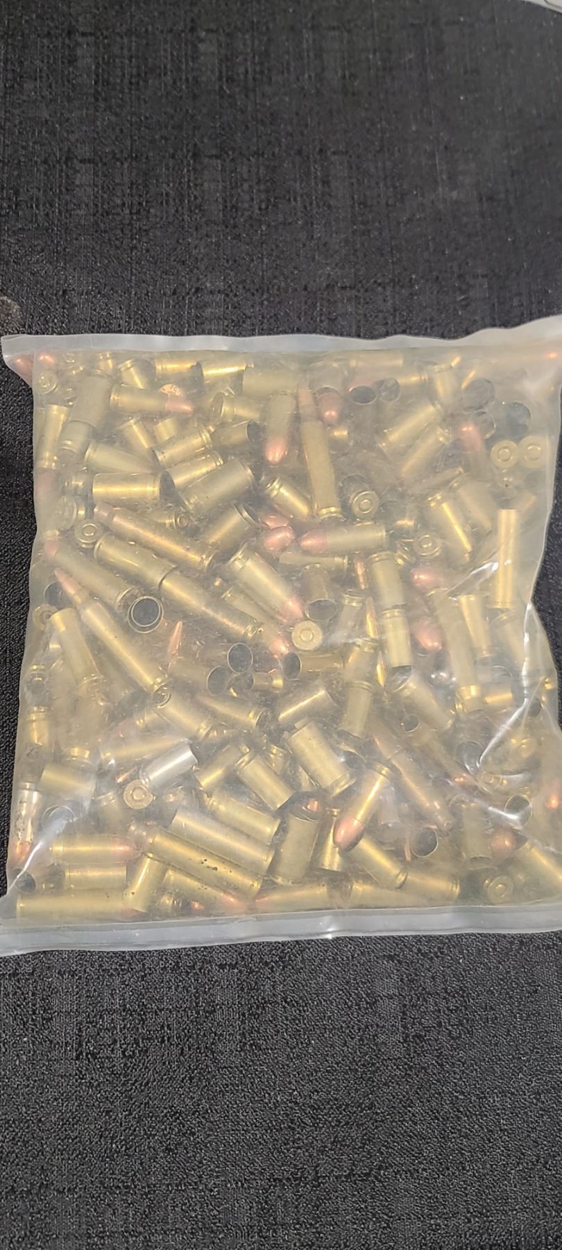 Rfle ROUGHLY 10LBS OF FACTORY MISSLOADS A MIX OF RFLE AND PISTOL AMMUNITION ...
