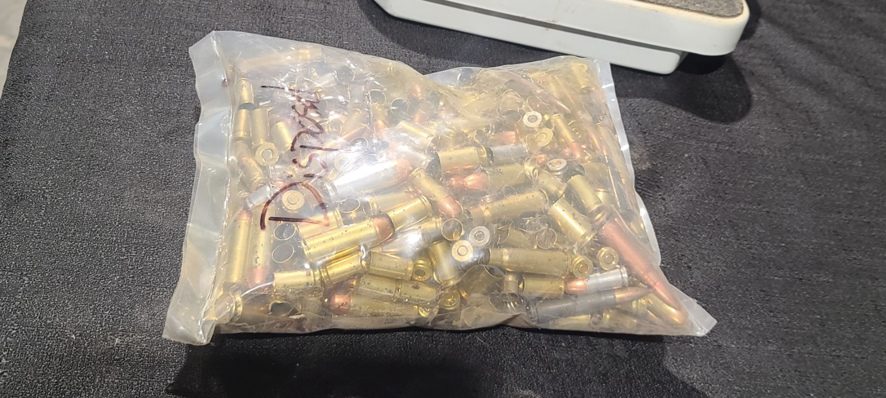Rfle ROUGHLY 11LBS OF FACTORY MISSLOADS A MIX OF RFLE AND PISTOL AMMUNITION ...