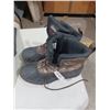 Image 1 : ITASCA SIZE 12 WINTER BOOTS. DISPLAY BOOTS NEVER ACTUALLY USED