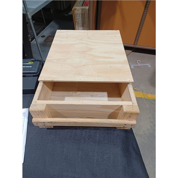 WOOD AMMO BOX C/W LID