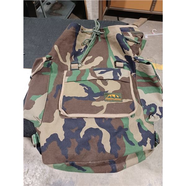 PARKLANDS CAMO BACK PACK