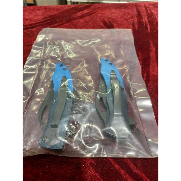 2 NEW FOLDING KNIVES