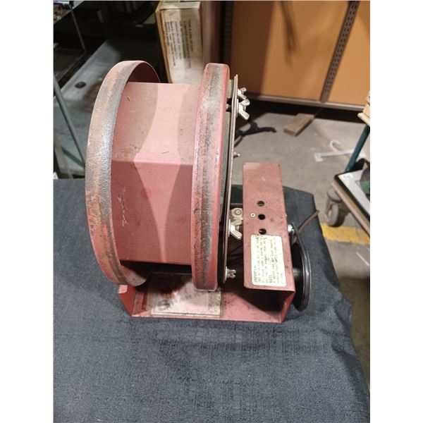 ELECTRIC BRASS TUMBLER FOR BRASS CLEANING C/W MEDIUM INSIDE