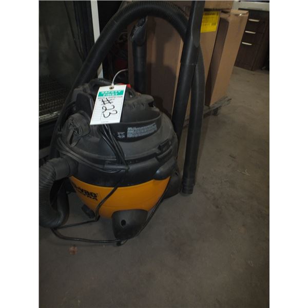 Shop Vac w/ Attachments