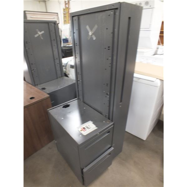 2 metal Filing Cabinets