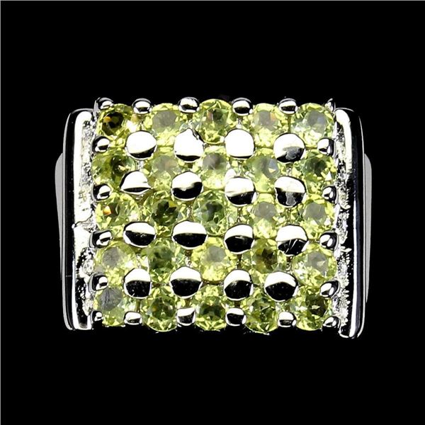 Natural Stunning  Peridot Ring