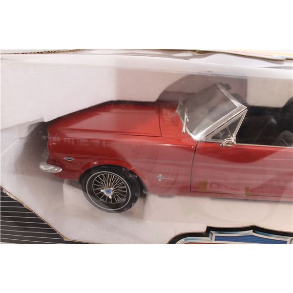 Ford Mustang Cabriolet 1964 ERTL – Miniature 1/12 Rouge Passion